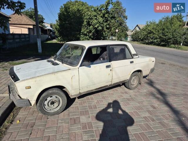 ВАЗ 2105 1991 в Балаклее на Automoto.ua Белый ВАЗ 2105, объемом двигателя 1.5 л и пробегом 15 тыс. км за 593 $, фото 5 на Automoto.ua