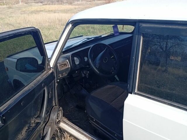 Белый ВАЗ 2105, объемом двигателя 1 л и пробегом 2 тыс. км за 350 $, фото 10 на Automoto.ua