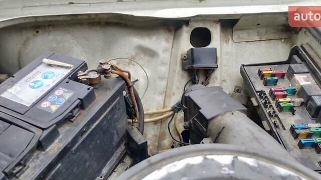 Белый ВАЗ 2105, объемом двигателя 1.2 л и пробегом 125 тыс. км за 670 $, фото 6 на Automoto.ua