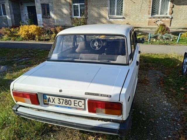 Белый ВАЗ 2105, объемом двигателя 1.2 л и пробегом 300 тыс. км за 350 $, фото 2 на Automoto.ua