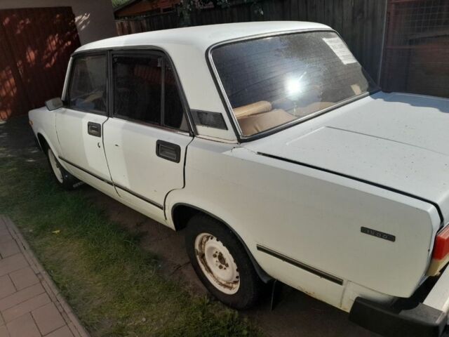 Білий ВАЗ 2105, об'ємом двигуна 1.6 л та пробігом 260 тис. км за 800 $, фото 2 на Automoto.ua