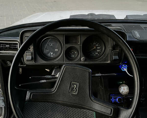 Білий ВАЗ 2105, об'ємом двигуна 1.5 л та пробігом 220 тис. км за 455 $, фото 8 на Automoto.ua