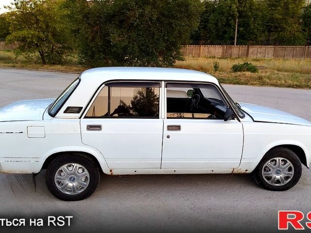 Білий ВАЗ 2105, об'ємом двигуна 1.3 л та пробігом 225 тис. км за 600 $, фото 1 на Automoto.ua