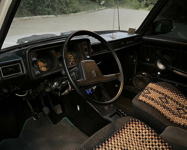 Білий ВАЗ 2105, об'ємом двигуна 1.5 л та пробігом 220 тис. км за 455 $, фото 9 на Automoto.ua