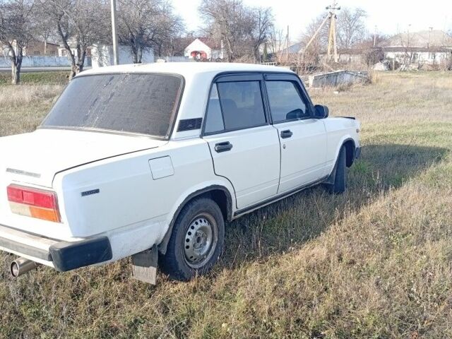 Белый ВАЗ 2105, объемом двигателя 1 л и пробегом 2 тыс. км за 350 $, фото 6 на Automoto.ua