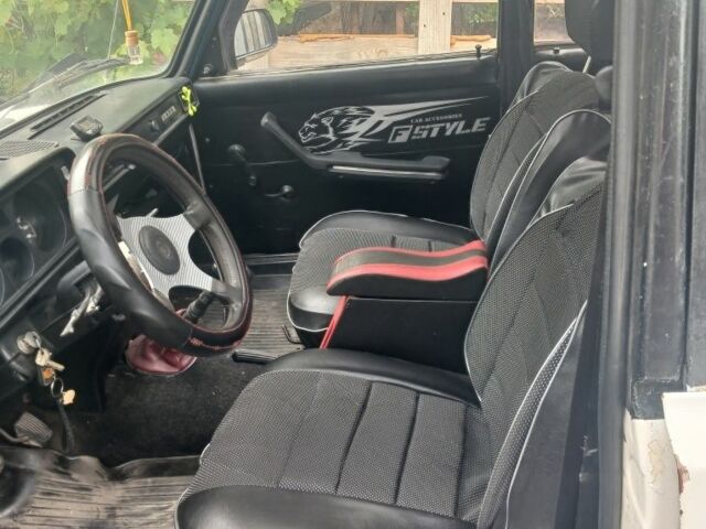 Белый ВАЗ 2105, объемом двигателя 0 л и пробегом 85 тыс. км за 725 $, фото 6 на Automoto.ua