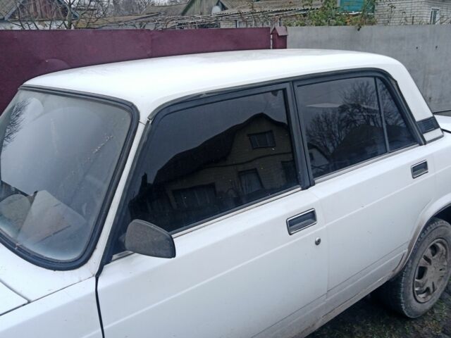 Белый ВАЗ 2105, объемом двигателя 1.2 л и пробегом 1000 тыс. км за 1100 $, фото 7 на Automoto.ua