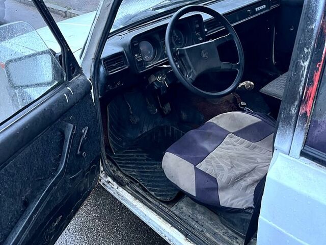 Білий ВАЗ 2105, об'ємом двигуна 1.5 л та пробігом 230 тис. км за 450 $, фото 2 на Automoto.ua