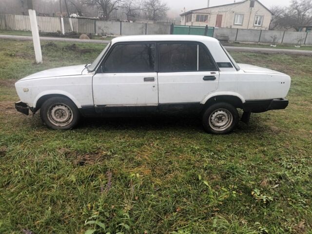Білий ВАЗ 2105, об'ємом двигуна 1.2 л та пробігом 155 тис. км за 331 $, фото 3 на Automoto.ua