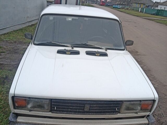 Белый ВАЗ 2105, объемом двигателя 1.2 л и пробегом 1000 тыс. км за 1100 $, фото 6 на Automoto.ua