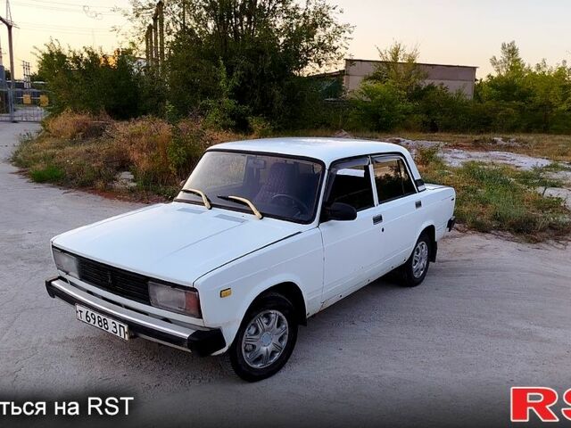 Білий ВАЗ 2105, об'ємом двигуна 1.3 л та пробігом 225 тис. км за 600 $, фото 3 на Automoto.ua