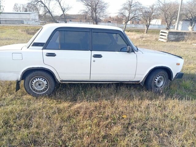 Белый ВАЗ 2105, объемом двигателя 1 л и пробегом 2 тыс. км за 350 $, фото 5 на Automoto.ua