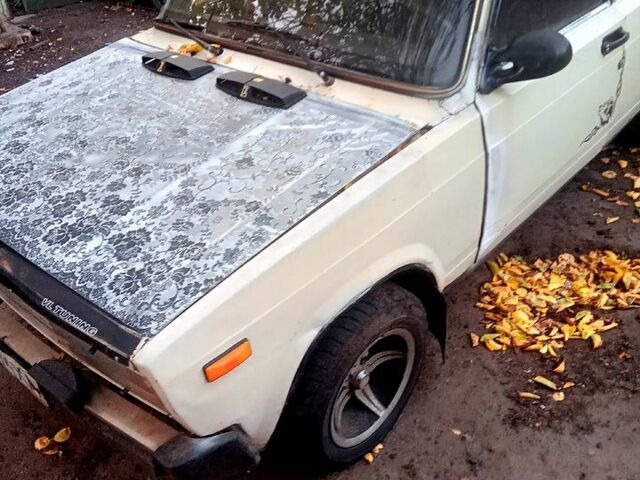 Белый ВАЗ 2105, объемом двигателя 1.3 л и пробегом 0 тыс. км за 400 $, фото 1 на Automoto.ua