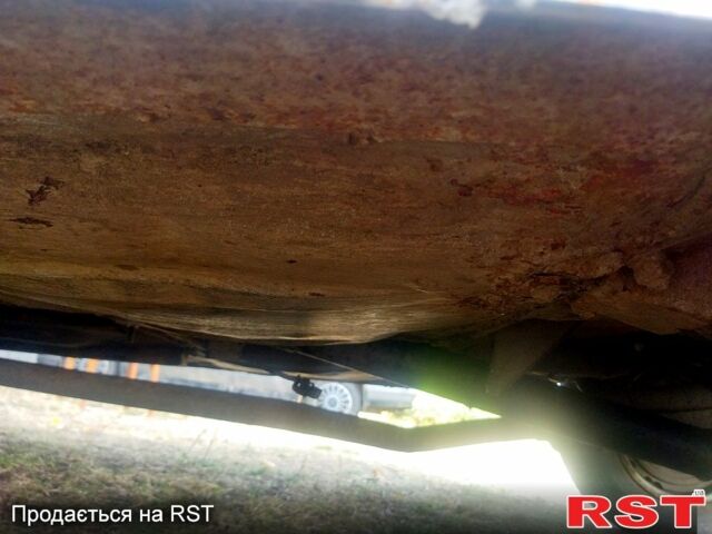 Белый ВАЗ 2105, объемом двигателя 1.3 л и пробегом 303 тыс. км за 310 $, фото 3 на Automoto.ua