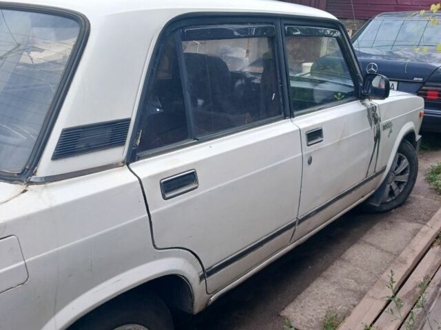 Белый ВАЗ 2105, объемом двигателя 0 л и пробегом 85 тыс. км за 725 $, фото 4 на Automoto.ua
