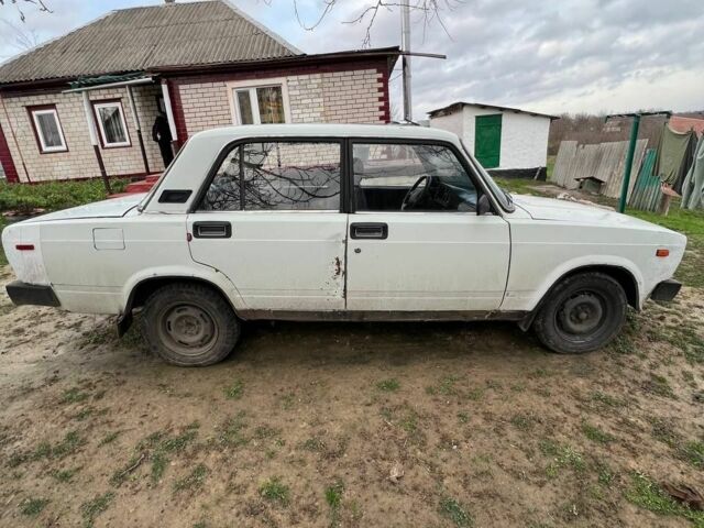 Белый ВАЗ 2105, объемом двигателя 0 л и пробегом 1 тыс. км за 400 $, фото 2 на Automoto.ua