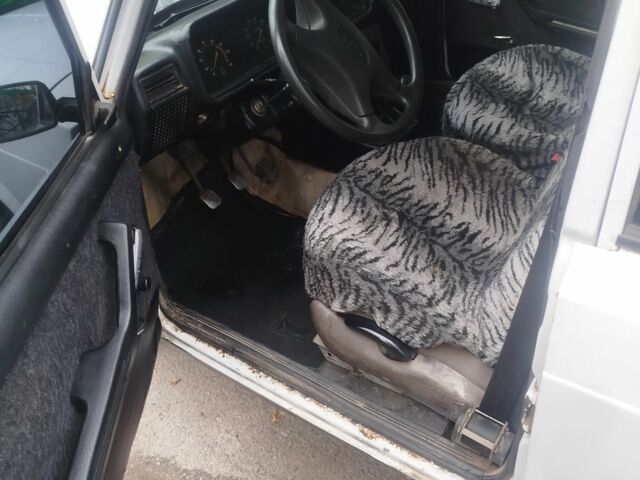 Белый ВАЗ 2105, объемом двигателя 1.1 л и пробегом 267 тыс. км за 477 $, фото 3 на Automoto.ua