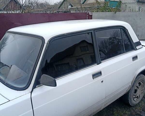 Белый ВАЗ 2105, объемом двигателя 1.2 л и пробегом 1000 тыс. км за 1100 $, фото 6 на Automoto.ua