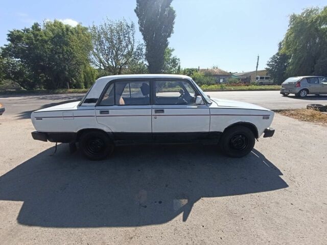 Белый ВАЗ 2105, объемом двигателя 1.5 л и пробегом 79 тыс. км за 481 $, фото 3 на Automoto.ua
