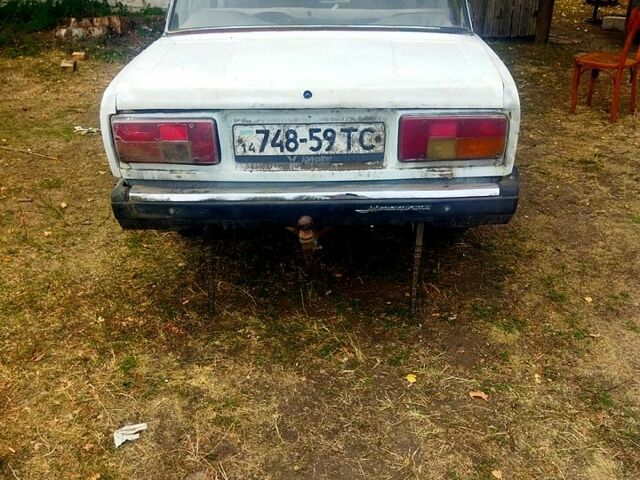 Белый ВАЗ 2105, объемом двигателя 1.3 л и пробегом 303 тыс. км за 310 $, фото 1 на Automoto.ua