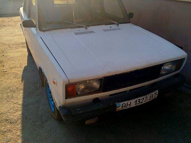 Белый ВАЗ 2105, объемом двигателя 1.5 л и пробегом 0 тыс. км за 400 $, фото 4 на Automoto.ua