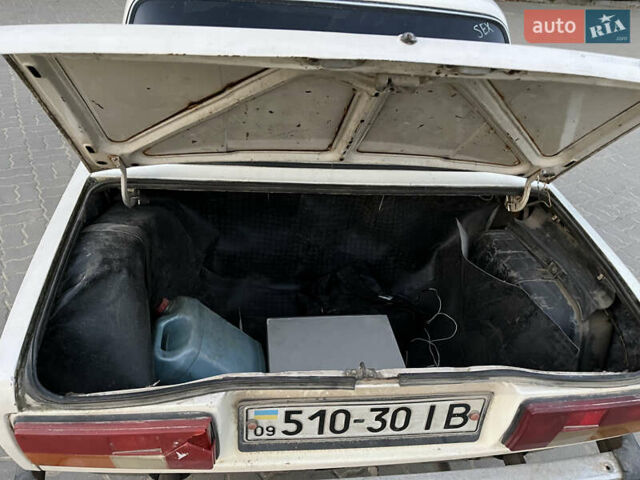 Білий ВАЗ 2105, об'ємом двигуна 1.5 л та пробігом 220 тис. км за 455 $, фото 10 на Automoto.ua