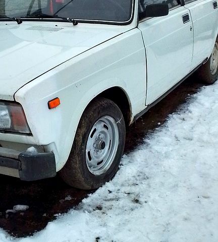 Белый ВАЗ 2105, объемом двигателя 13 л и пробегом 84 тыс. км за 650 $, фото 1 на Automoto.ua