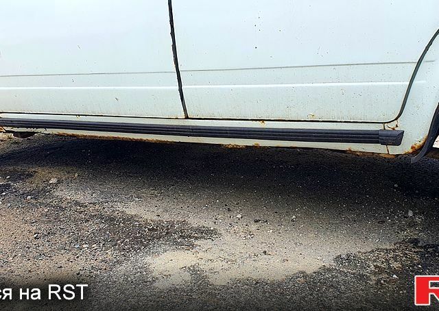 Белый ВАЗ 2105, объемом двигателя 1.5 л и пробегом 500 тыс. км за 300 $, фото 3 на Automoto.ua