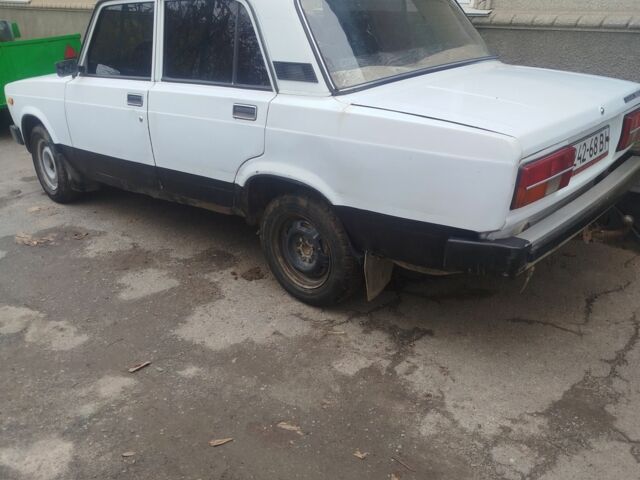 Белый ВАЗ 2105, объемом двигателя 1.1 л и пробегом 267 тыс. км за 477 $, фото 2 на Automoto.ua