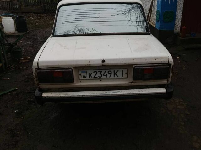 Белый ВАЗ 2105, объемом двигателя 0 л и пробегом 300 тыс. км за 356 $, фото 4 на Automoto.ua