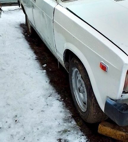 Белый ВАЗ 2105, объемом двигателя 13 л и пробегом 84 тыс. км за 650 $, фото 2 на Automoto.ua