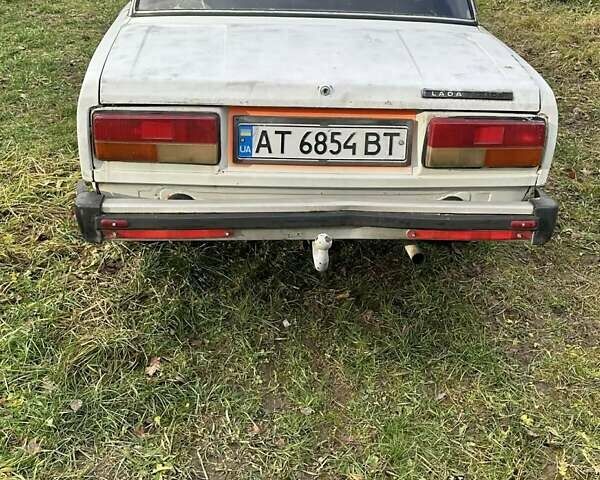 Белый ВАЗ 2105, объемом двигателя 1.3 л и пробегом 122 тыс. км за 500 $, фото 3 на Automoto.ua