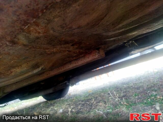 Белый ВАЗ 2105, объемом двигателя 1.3 л и пробегом 303 тыс. км за 310 $, фото 2 на Automoto.ua