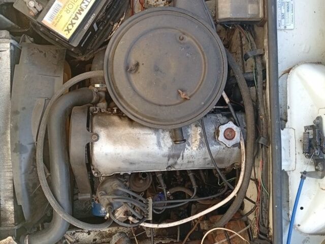 Белый ВАЗ 2105, объемом двигателя 1 л и пробегом 2 тыс. км за 350 $, фото 2 на Automoto.ua