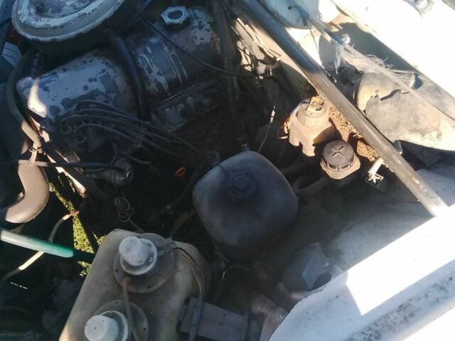 Белый ВАЗ 2105, объемом двигателя 1.5 л и пробегом 40 тыс. км за 650 $, фото 7 на Automoto.ua