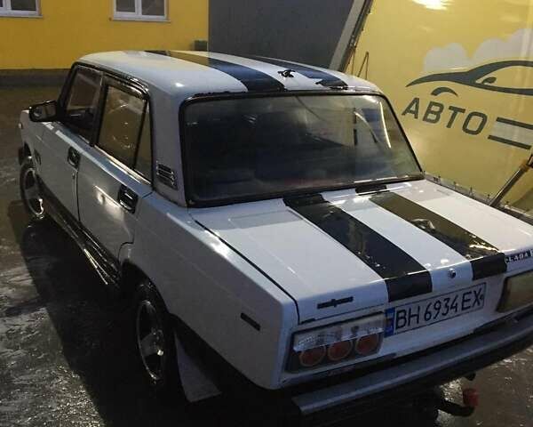 Белый ВАЗ 2105, объемом двигателя 1.5 л и пробегом 600 тыс. км за 1200 $, фото 1 на Automoto.ua