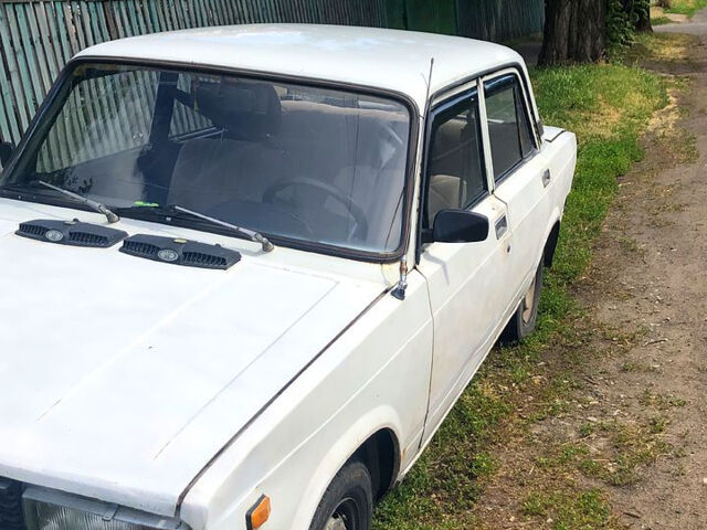 Белый ВАЗ 2105, объемом двигателя 1.2 л и пробегом 0 тыс. км за 550 $, фото 2 на Automoto.ua