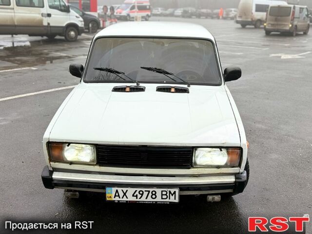 Білий ВАЗ 2105, об'ємом двигуна 1.5 л та пробігом 450 тис. км за 1300 $, фото 3 на Automoto.ua