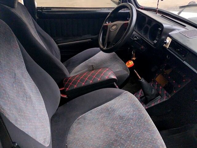 Білий ВАЗ 2105, об'ємом двигуна 1.5 л та пробігом 201 тис. км за 1100 $, фото 4 на Automoto.ua