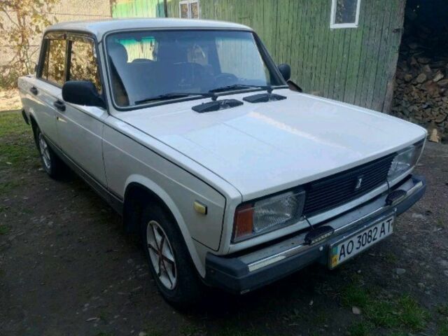 Белый ВАЗ 2105, объемом двигателя 1.5 л и пробегом 9 тыс. км за 600 $, фото 1 на Automoto.ua