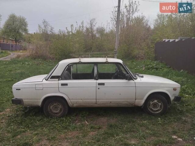 Белый ВАЗ 2105, объемом двигателя 1.5 л и пробегом 227 тыс. км за 710 $, фото 1 на Automoto.ua