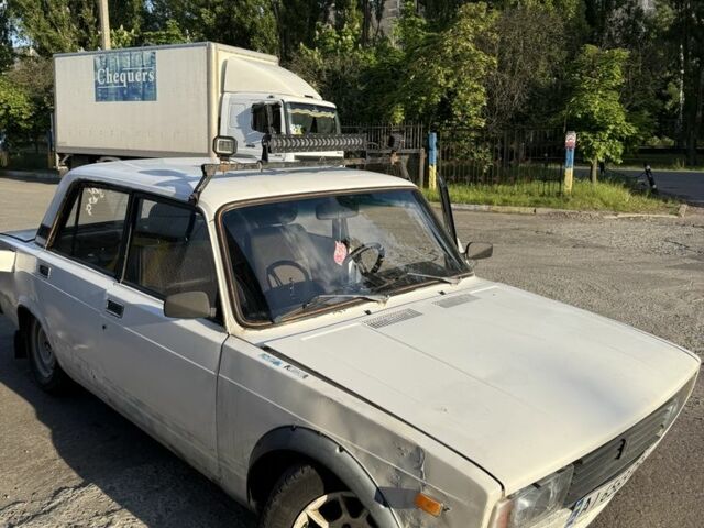 Белый ВАЗ 2105, объемом двигателя 1.5 л и пробегом 65 тыс. км за 476 $, фото 3 на Automoto.ua