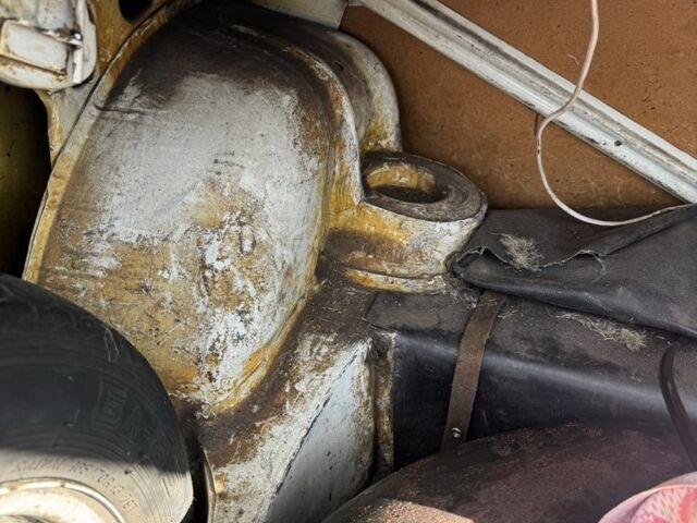 Белый ВАЗ 2105, объемом двигателя 1.5 л и пробегом 1000 тыс. км за 1000 $, фото 6 на Automoto.ua