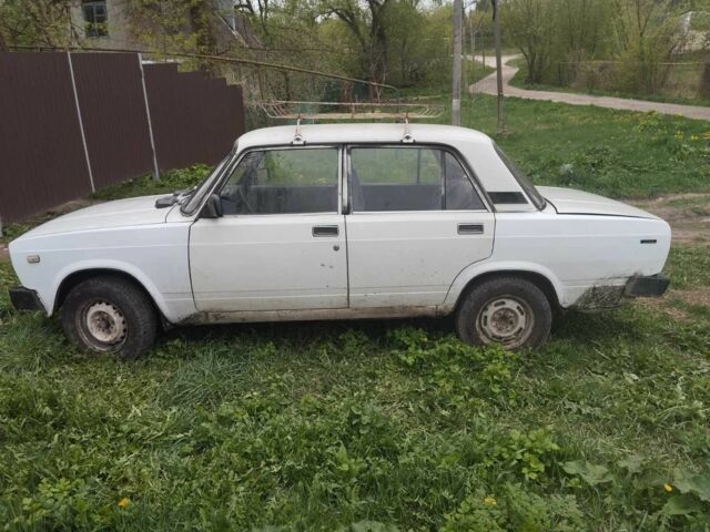 Белый ВАЗ 2105, объемом двигателя 1.5 л и пробегом 3 тыс. км за 710 $, фото 4 на Automoto.ua