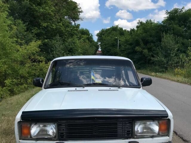 Белый ВАЗ 2105, объемом двигателя 1.7 л и пробегом 100 тыс. км за 833 $, фото 1 на Automoto.ua