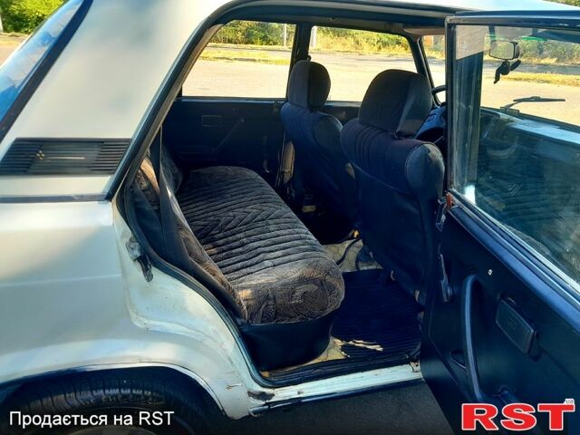 Белый ВАЗ 2105, объемом двигателя 1.5 л и пробегом 297 тыс. км за 850 $, фото 5 на Automoto.ua