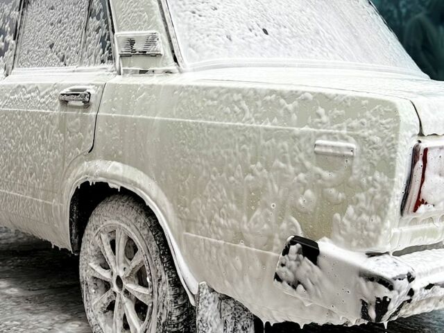 Білий ВАЗ 2105, об'ємом двигуна 1.5 л та пробігом 450 тис. км за 1300 $, фото 10 на Automoto.ua