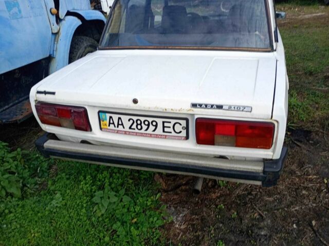 Белый ВАЗ 2105, объемом двигателя 0 л и пробегом 111 тыс. км за 310 $, фото 3 на Automoto.ua