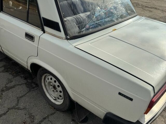 Белый ВАЗ 2105, объемом двигателя 1.5 л и пробегом 1000 тыс. км за 1000 $, фото 4 на Automoto.ua