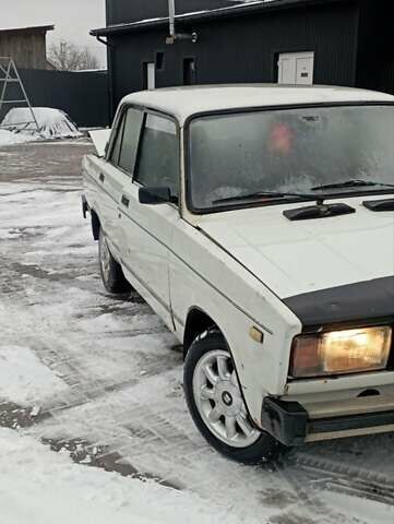 Белый ВАЗ 2105, объемом двигателя 1.6 л и пробегом 83 тыс. км за 600 $, фото 3 на Automoto.ua